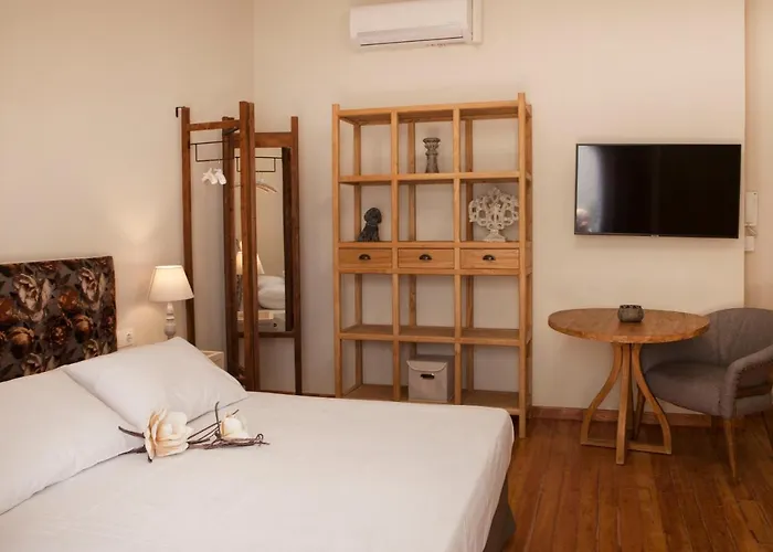 Bentzi...Boutique Apartment 6, Superior Suite For 4 Guests